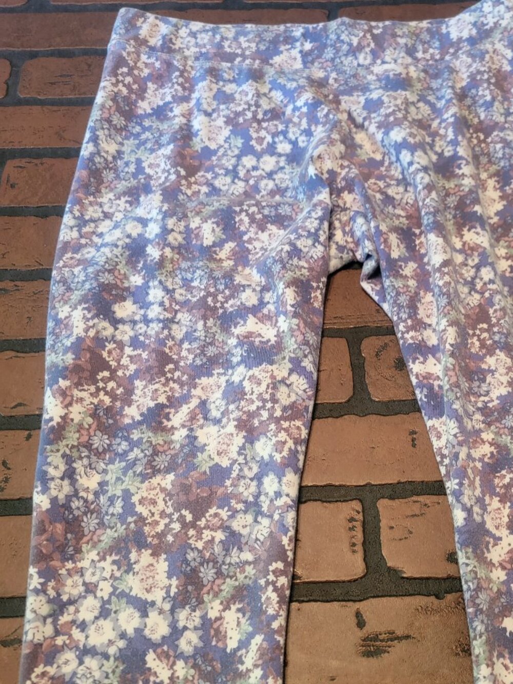 Sonoma Goods for Life Womens L Cropped Leggings Blue Floral Warm Soft Wide Waist